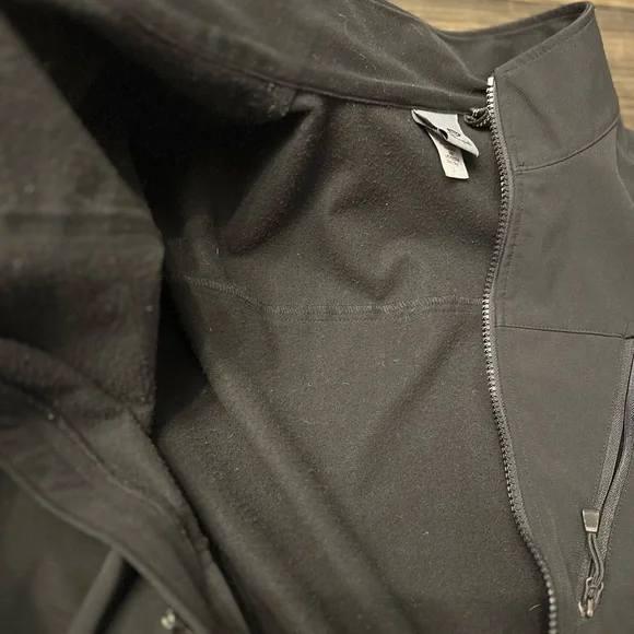 Champion Men's Black Windbreaker Jacket - Picture 7 of 7